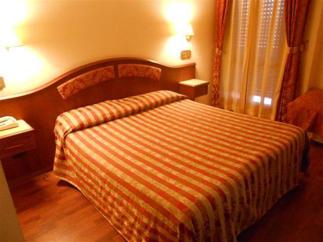Hotel Valdaso Pedaso Pokój zdjęcie